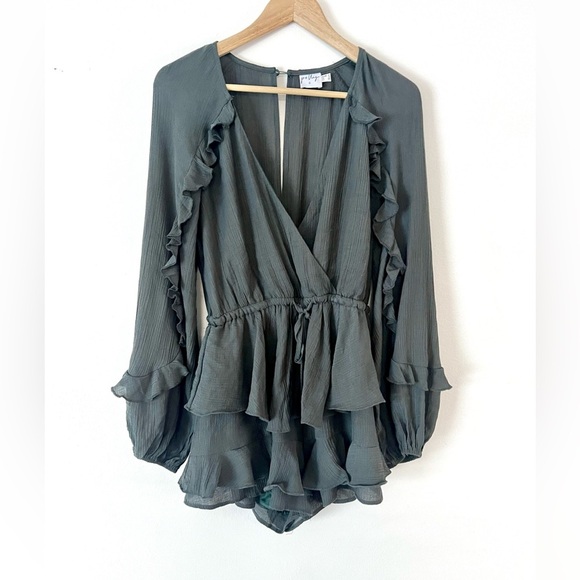 Princess Polly Dark Green Long Sleeve Ruffle Romper Size Small - Picture 2 of 12